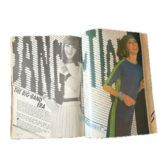 Mademoiselle Magazine March 1965 Spring Fashion Mod Era Condé Nast - Picture 5 of 10